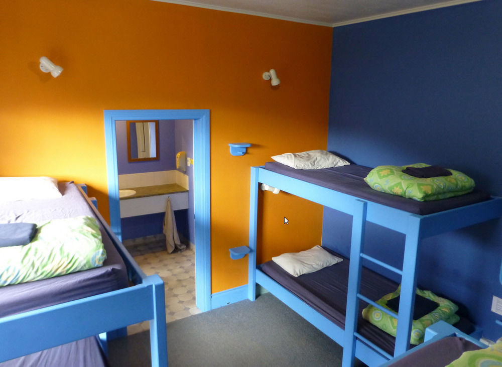 Sequoia Lodge Backpackers Picton Buitenkant foto
