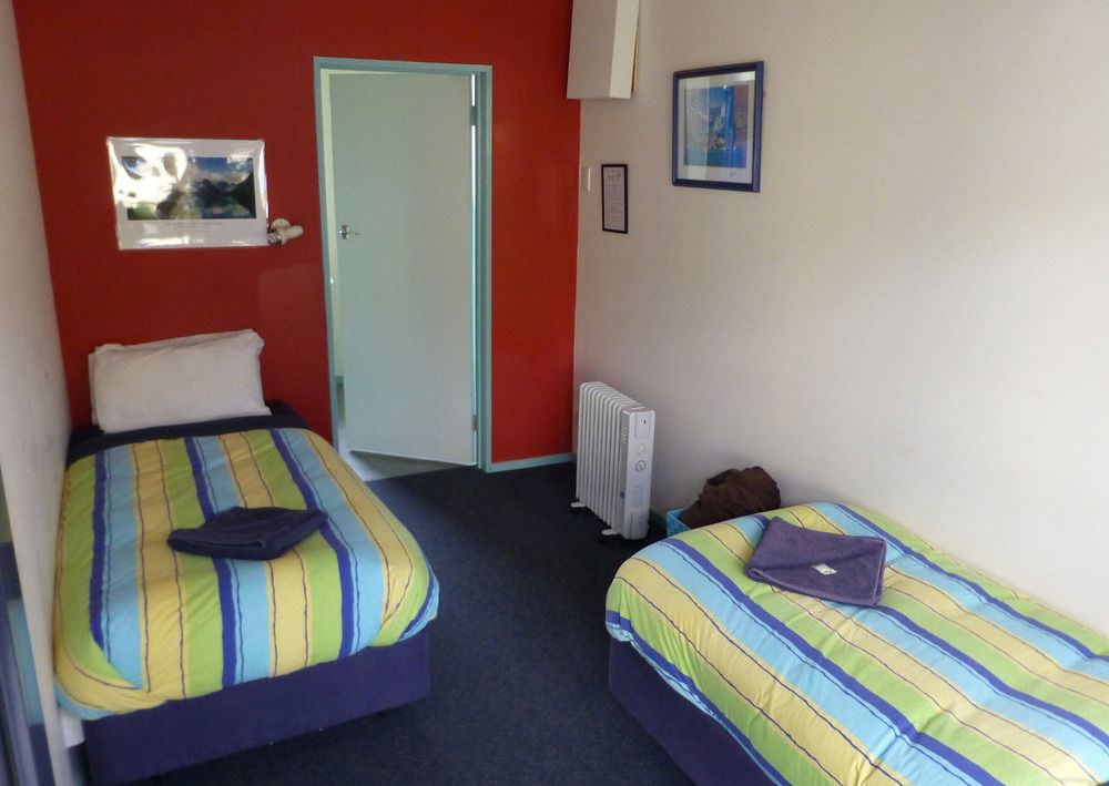 Sequoia Lodge Backpackers Picton Buitenkant foto